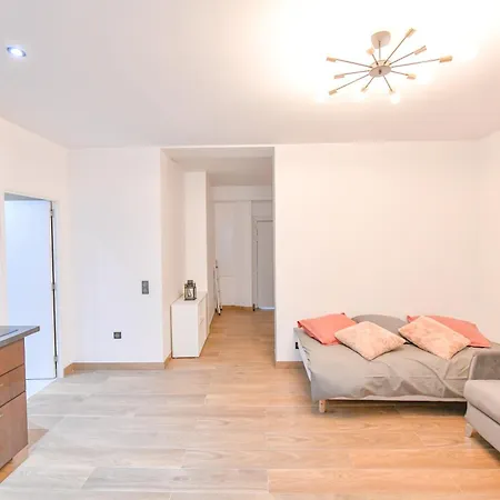 Apartment Le Charme De Montmartre - Parking Gratuit - Patio Prive-sacre-coeur -metro Anvers *