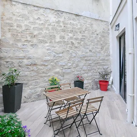 Le Charme De Montmartre - Parking Gratuit - Patio Prive-sacre-coeur -metro Anvers * Paris