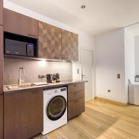Montmartre Cour Parisienne Parking Offert - Sacre-coeur Appartement Parijs