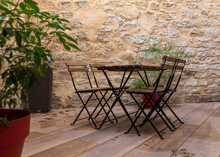 Parking Gratuit - Montmartre Charme & Patio Prive - Sacre-coeur Metro Anvers Apartment