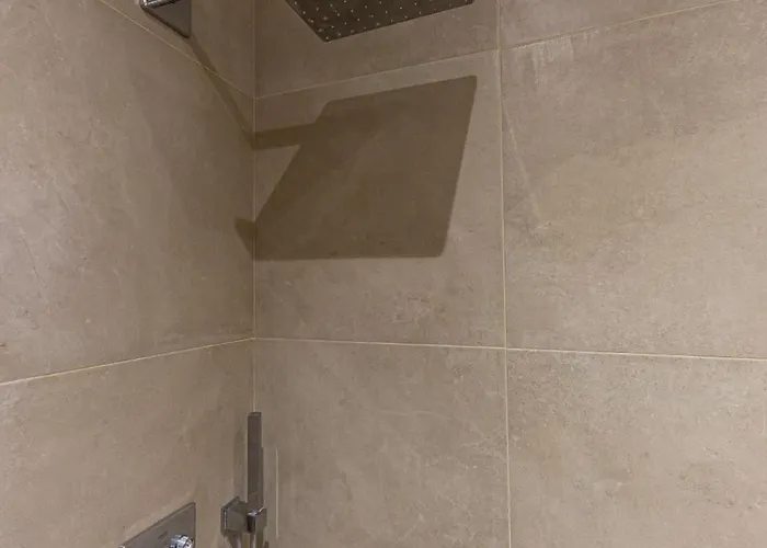 Apartment Parking Gratuit - Montmartre Charme & Patio Prive - Sacre-coeur Metro Anvers