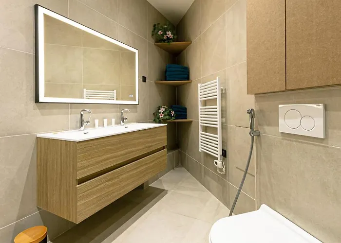 Apartment Parking Gratuit - Montmartre Charme & Patio Prive - Sacre-coeur Metro Anvers *