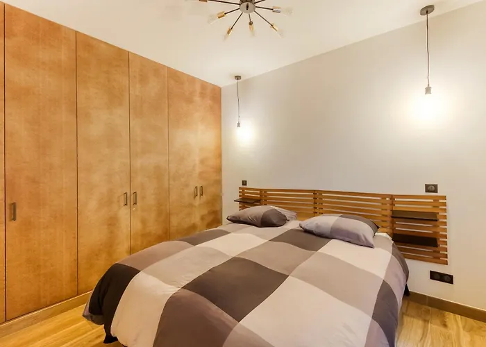 Parking Gratuit - Montmartre Charme & Patio Prive - Sacre-coeur Metro Anvers Apartment Paris