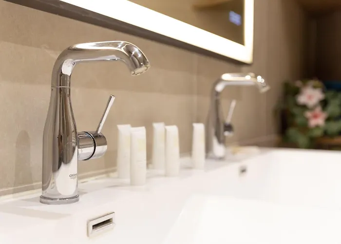 Parking Gratuit - Montmartre Charme & Patio Prive - Sacre-coeur Metro Anvers * Paris