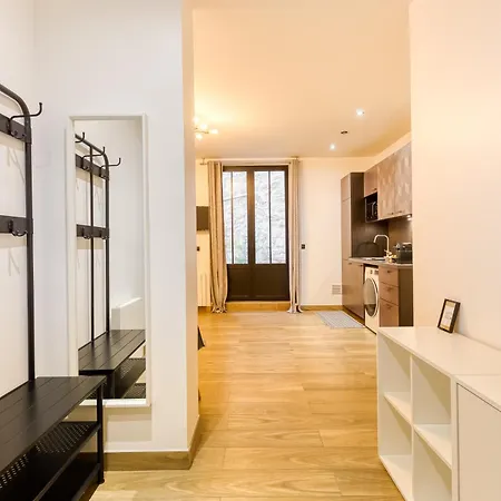 Appartement Le Charme De Montmartre - Parking Gratuit - Patio Prive-sacre-coeur -metro Anvers